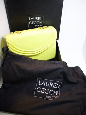 Lauren Cecchi New York Yellow Leather handbag NWT, Duster and Box!